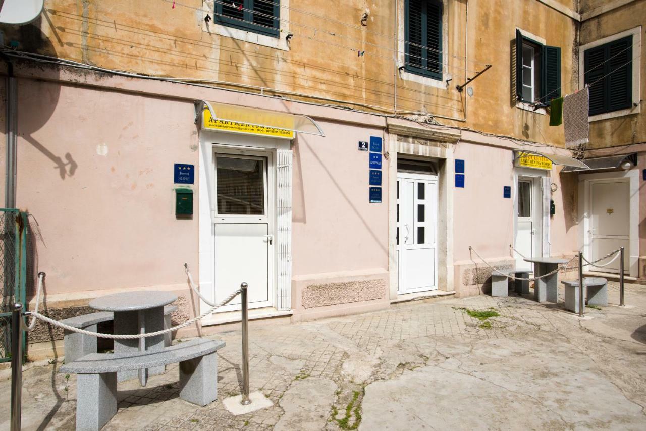 Nona Lena Studio Split Exterior photo