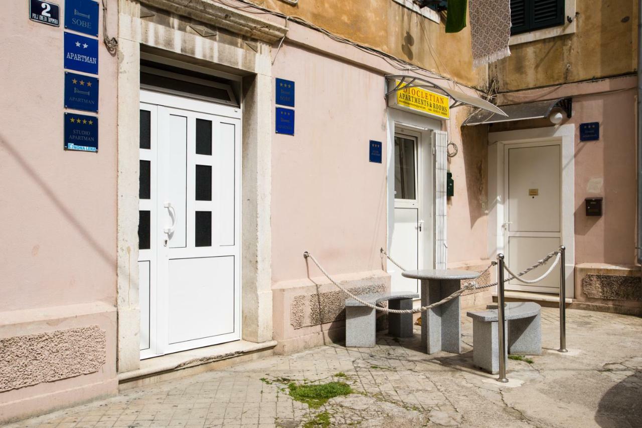 Nona Lena Studio Split Exterior photo